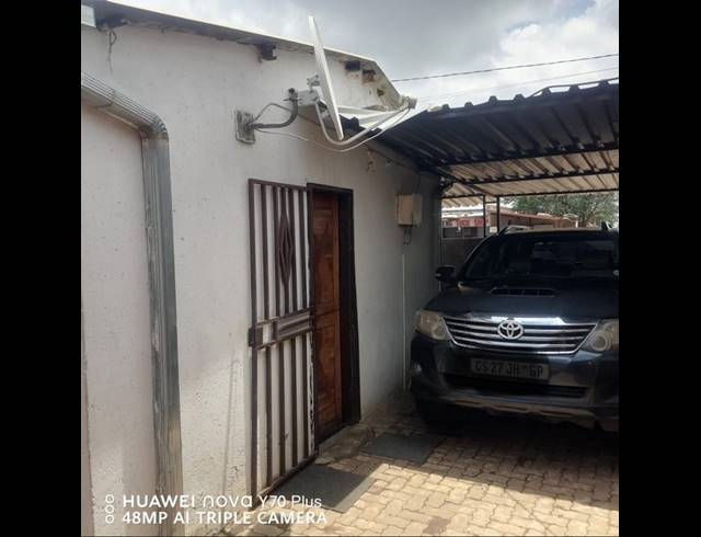 4 BEDROOM HOUSE FOR SALE IN TEMBISA CENTRAL